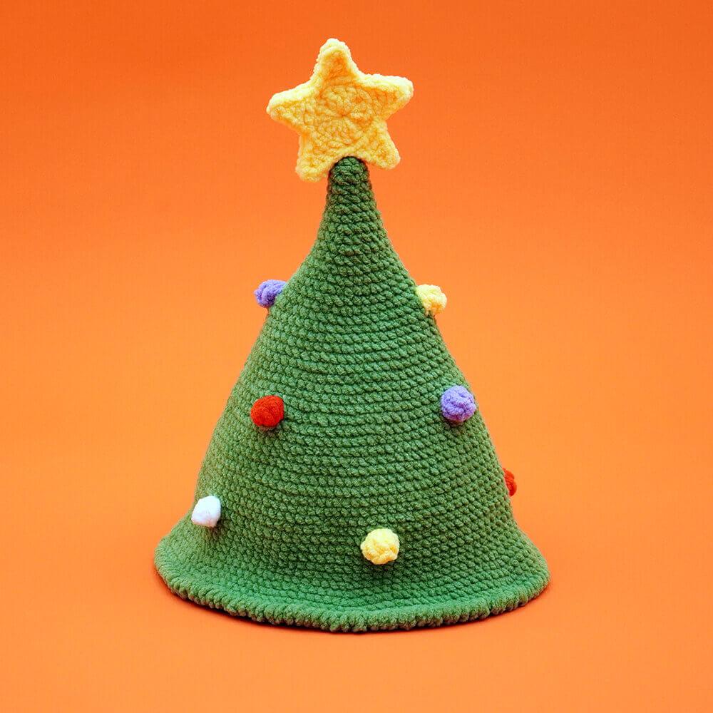 A Cute Amigurumi Christmas Hat Crochet Kit - HiCrochet