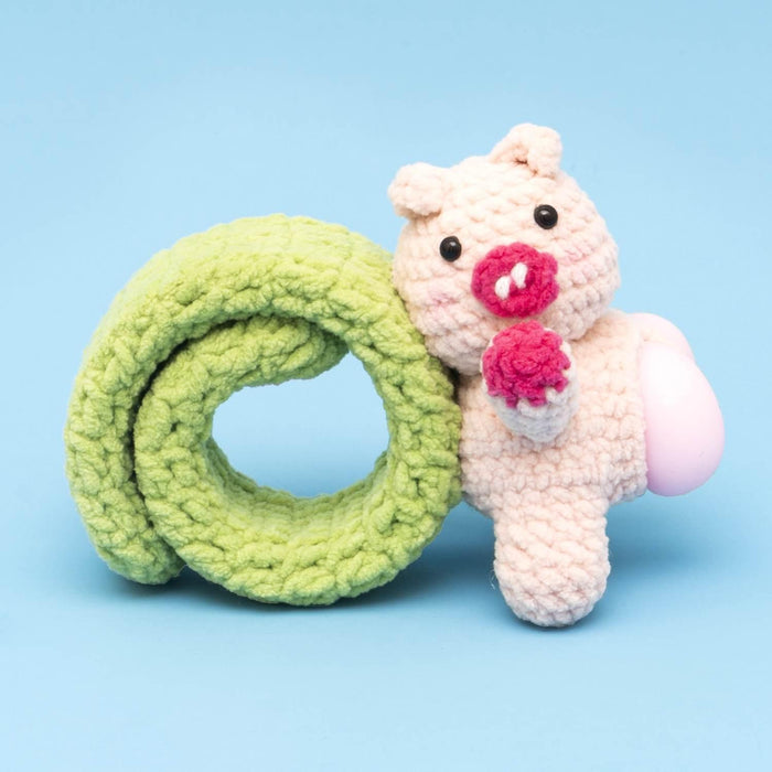 Press Bubble Pig with Slap Bracelet Crochet Kit